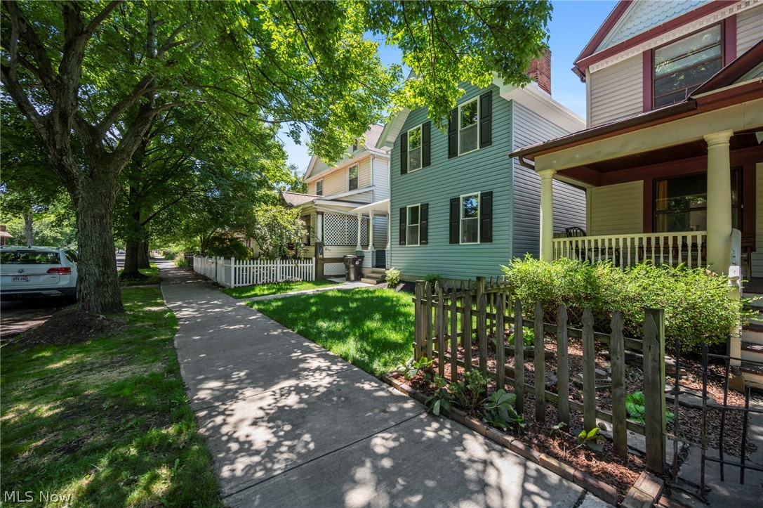 1852 W 47th Street