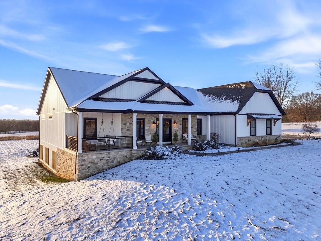 Photo of 8257 Akron Avenue NW, Canal Fulton, OH 44614 (MLS # 5175739)