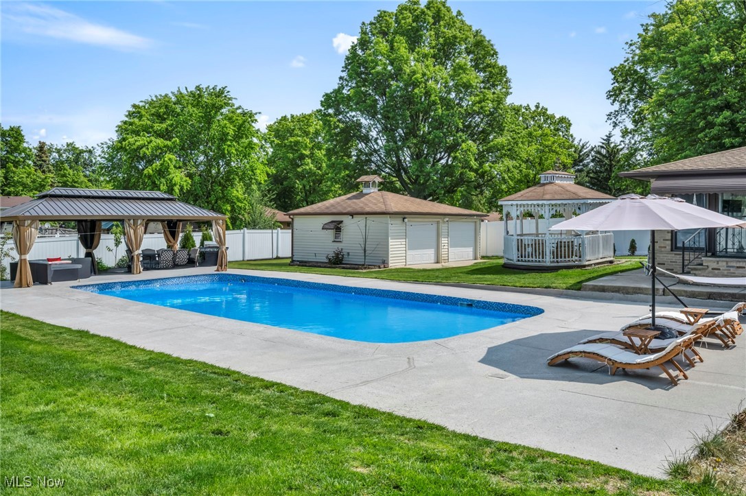 12742 Patricia Drive, North Royalton, Ohio image 4