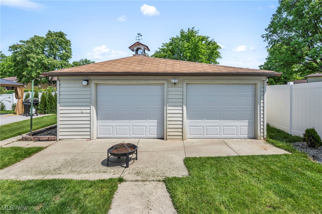 12742 Patricia Drive, North Royalton, Ohio image 3