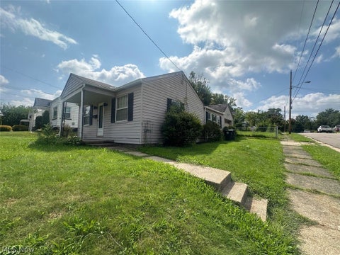 Tiny photo for 550 Upton Avenue, Akron, OH 44310 (MLS # 5239673)