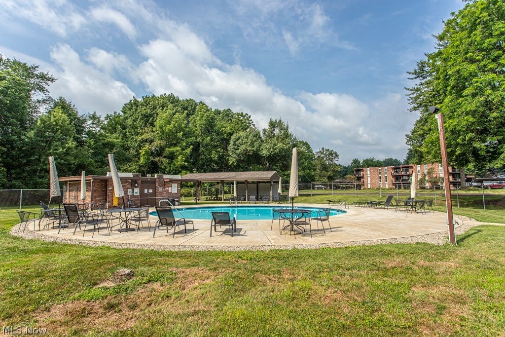 2540 North River Road NE C12