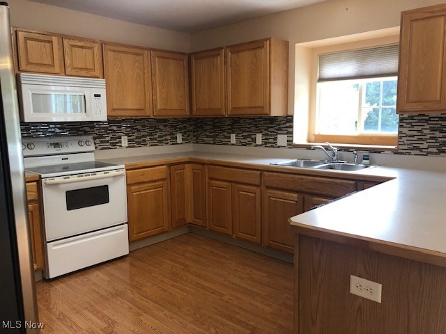 Emerald Lakes - Residential Lease