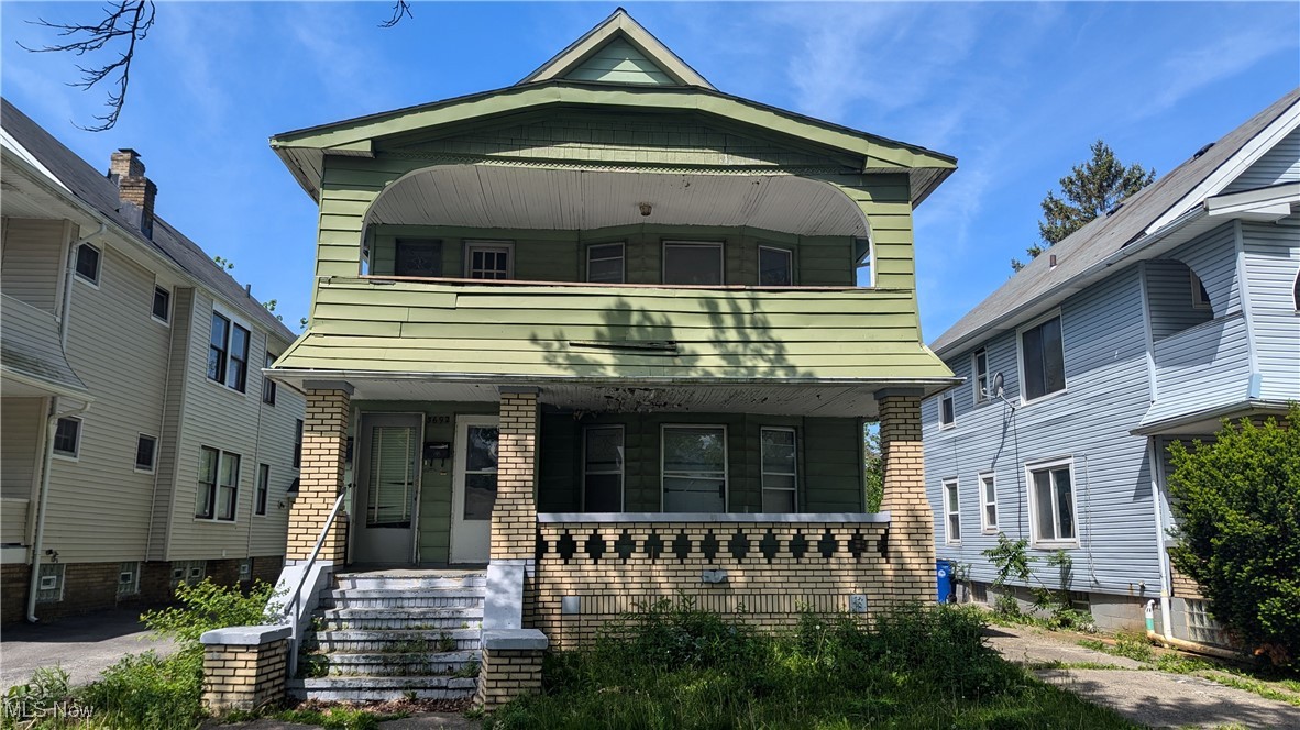 Bank-owned Investor Special with high Return On Investment potential. Whether you are looking for your next fix and flip, or a long term buy and hold asset, give this one a look. Located in an area with strong rental demand. Plenty of potential here. Excellent opportunity to create cash flow and equity.