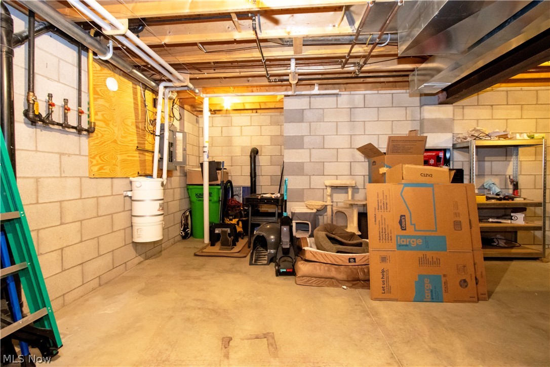 Commons/Vlgs/Wetherington Condo - Residential