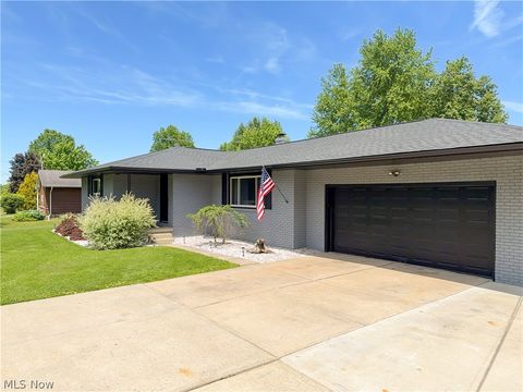 Tiny photo for 6132 Oak Hill Drive, West Farmington, OH 44491 (MLS # 5215130)