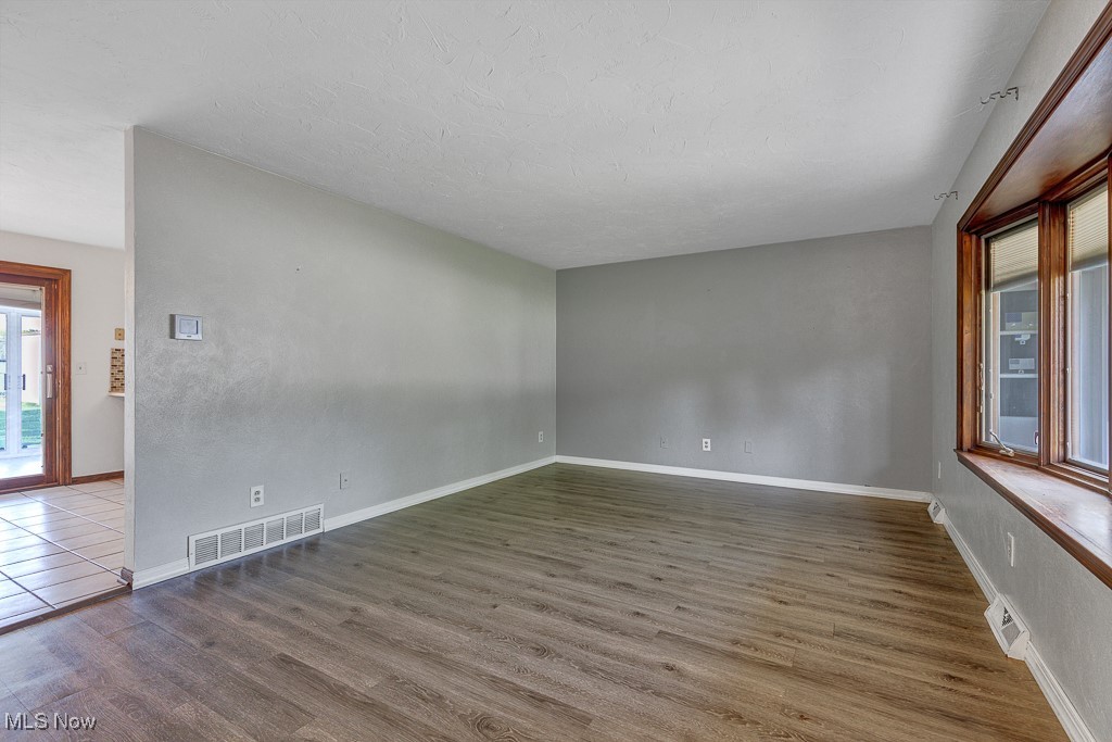 1825 E Skyline Drive