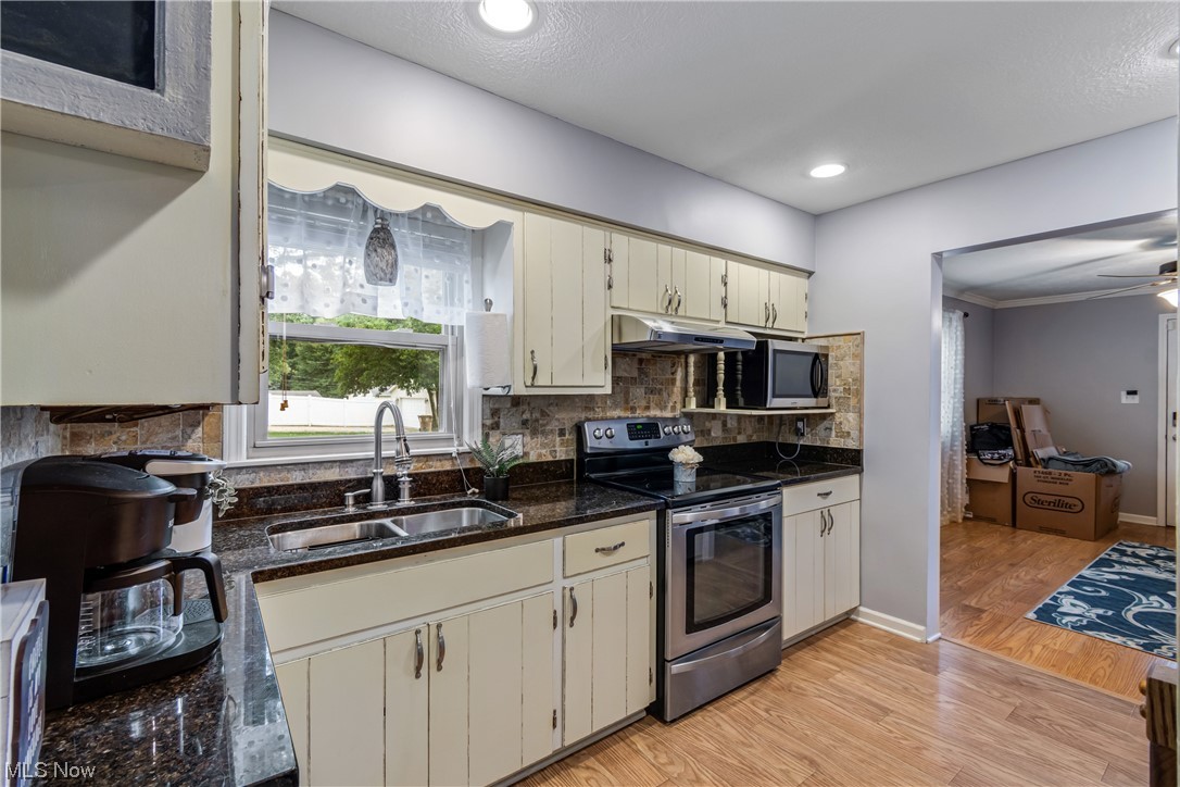 Heslop Morning View 02 - Residential