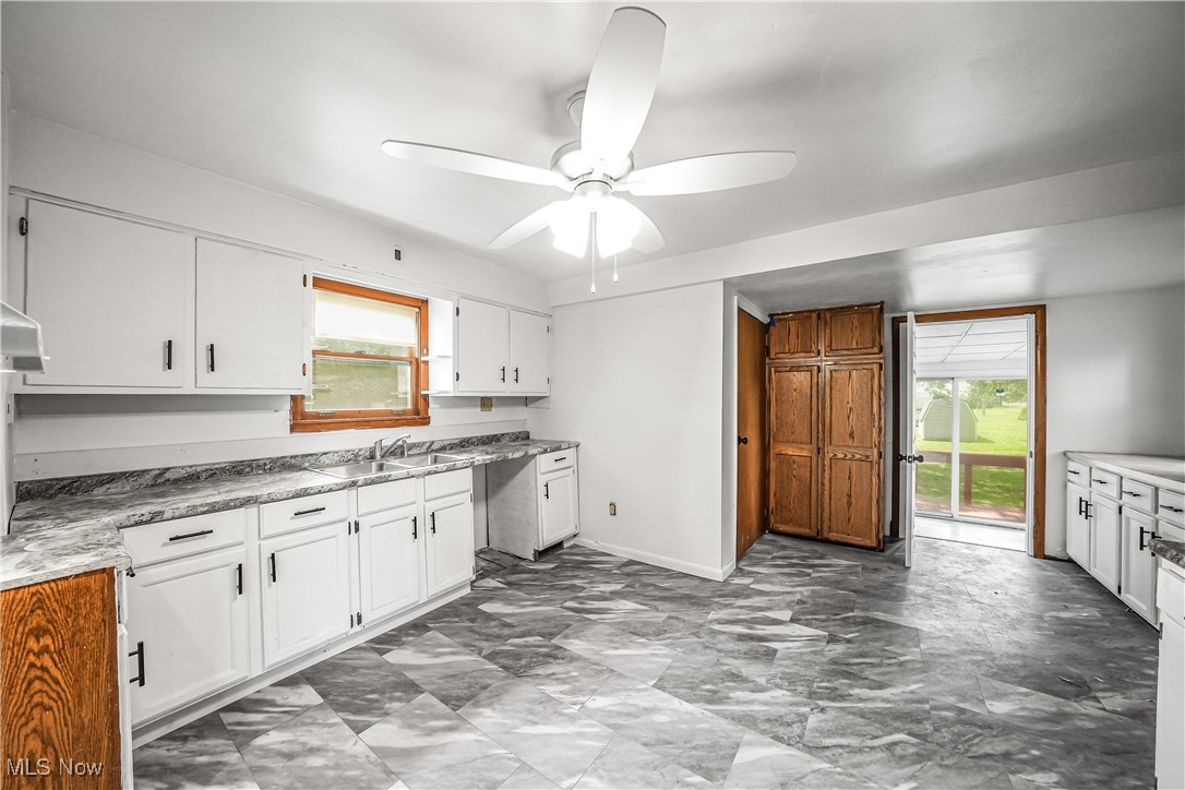 City/Youngstown - Commercial Sale