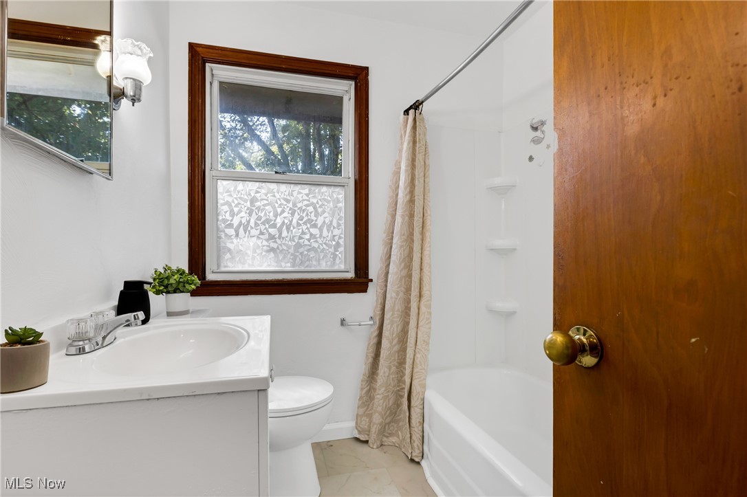 City/Youngstown - Commercial Sale