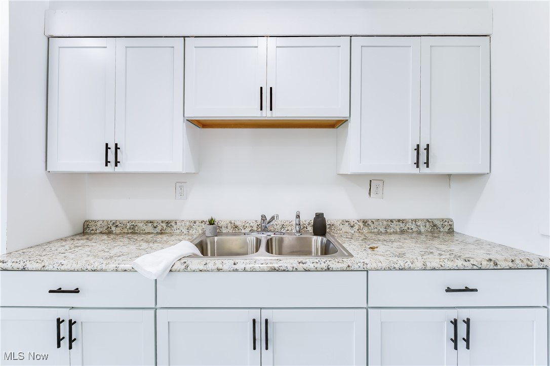 City/Youngstown - Commercial Sale