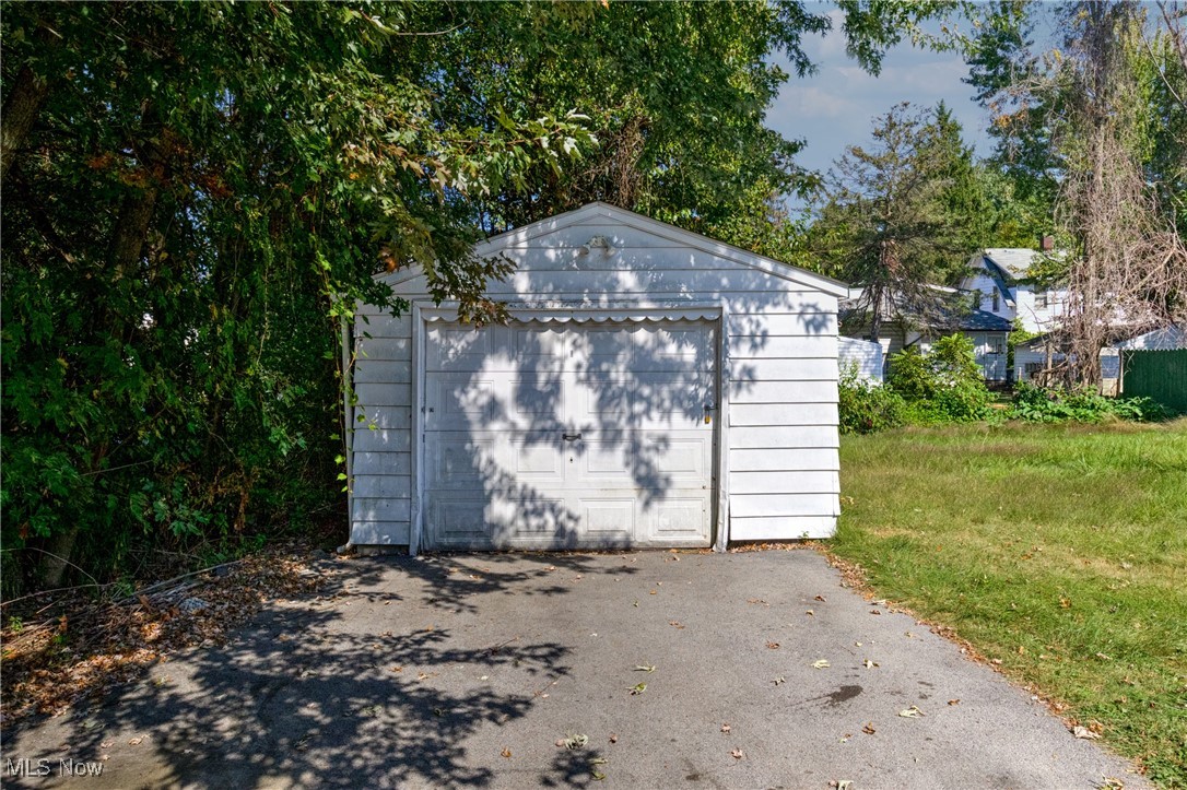 City/Youngstown - Commercial Sale