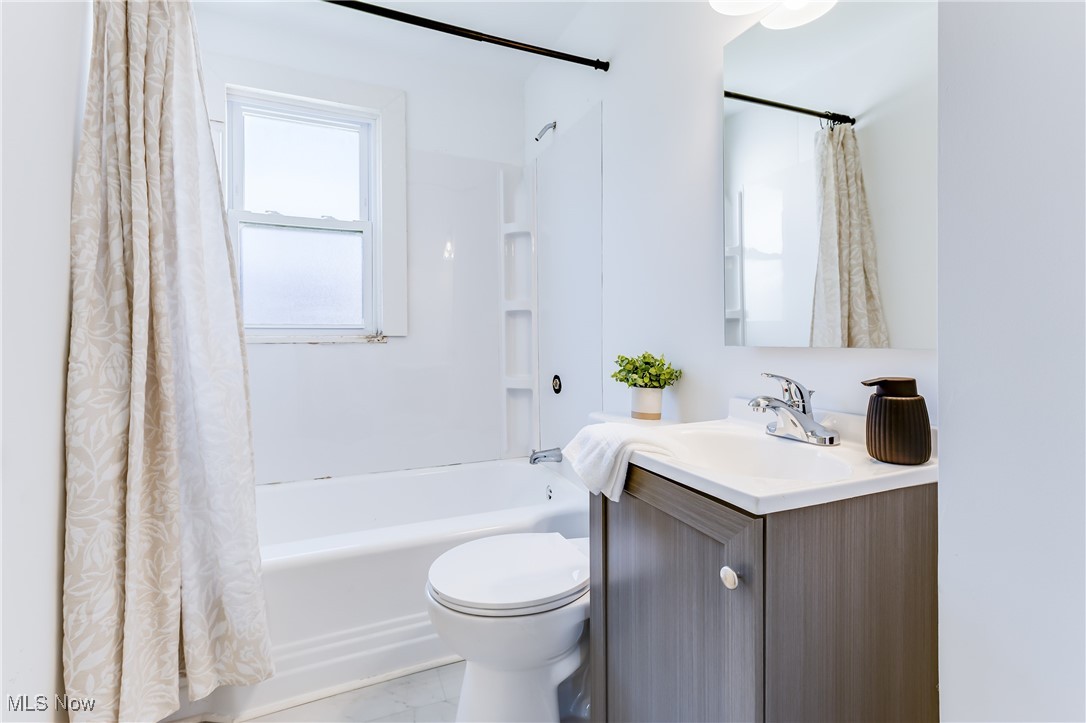 City/Youngstown - Commercial Sale