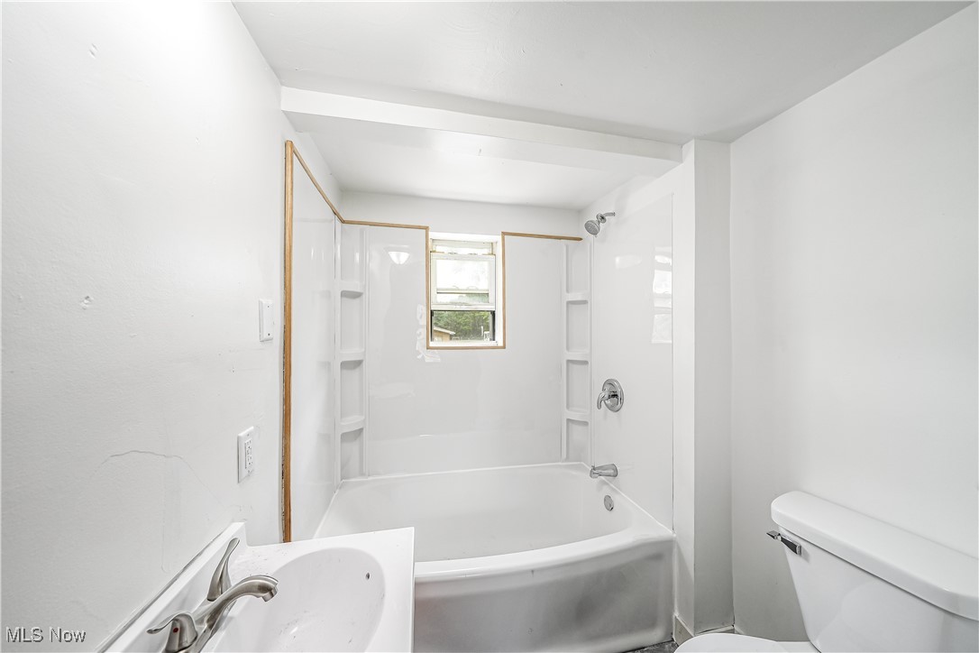 City/Youngstown - Commercial Sale