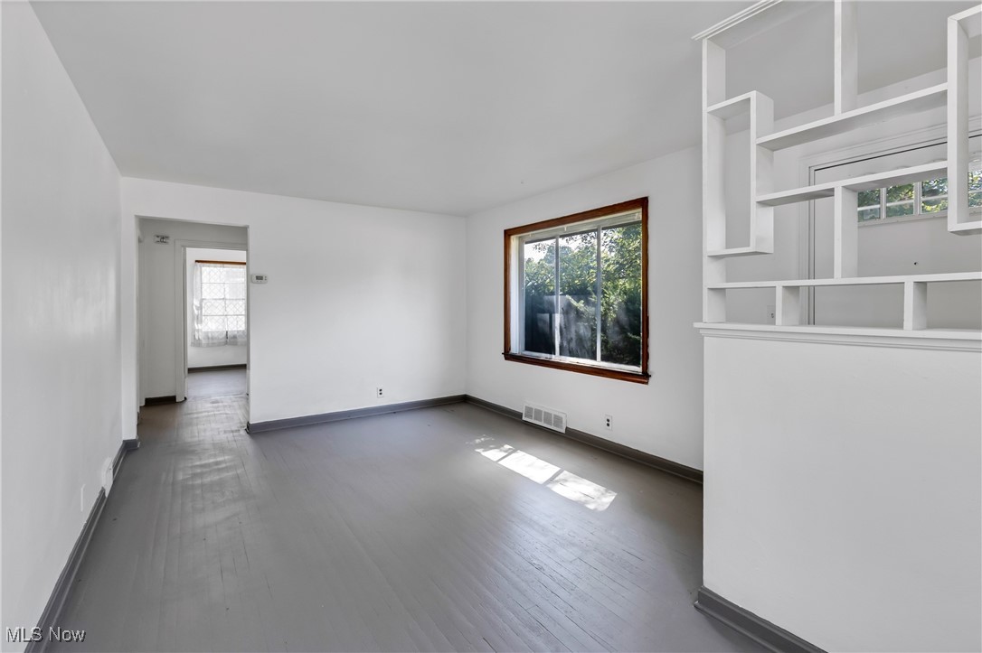 City/Youngstown - Commercial Sale