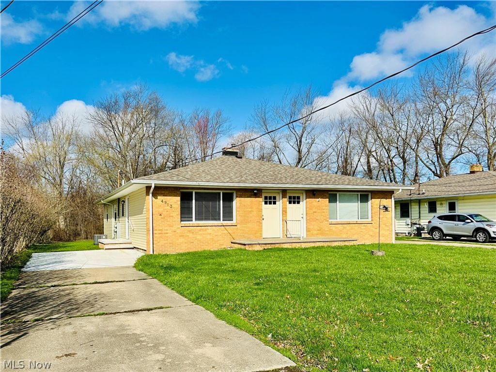 Photo of 4913 Dunsmore Avenue, Ashtabula, OH 44004 (MLS # 5193657)