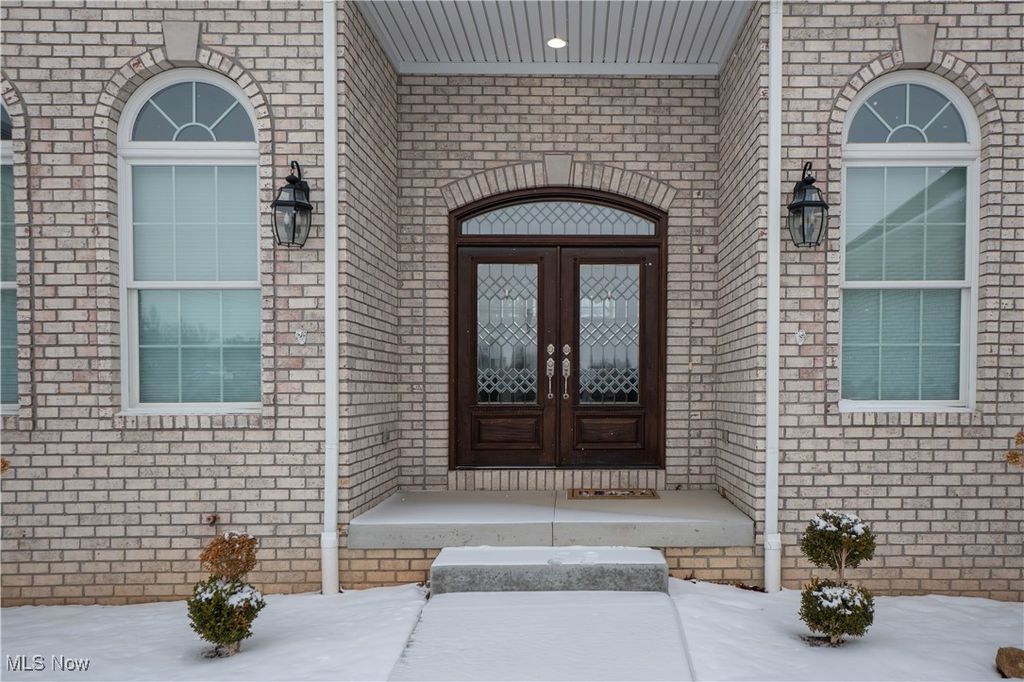 Photo of 6443 Hills And Dales Road NW, Canton, OH 44708 (MLS # 5181280)