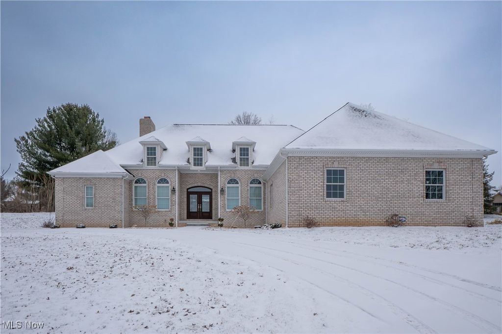 Photo of 6443 Hills And Dales Road NW, Canton, OH 44708 (MLS # 5181280)