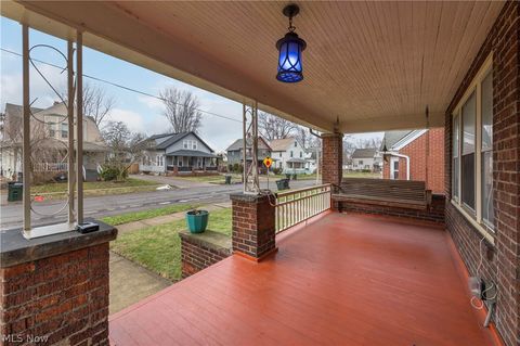 Tiny photo for 123 Harwood Street, Elyria, OH 44035 (MLS # 5187865)