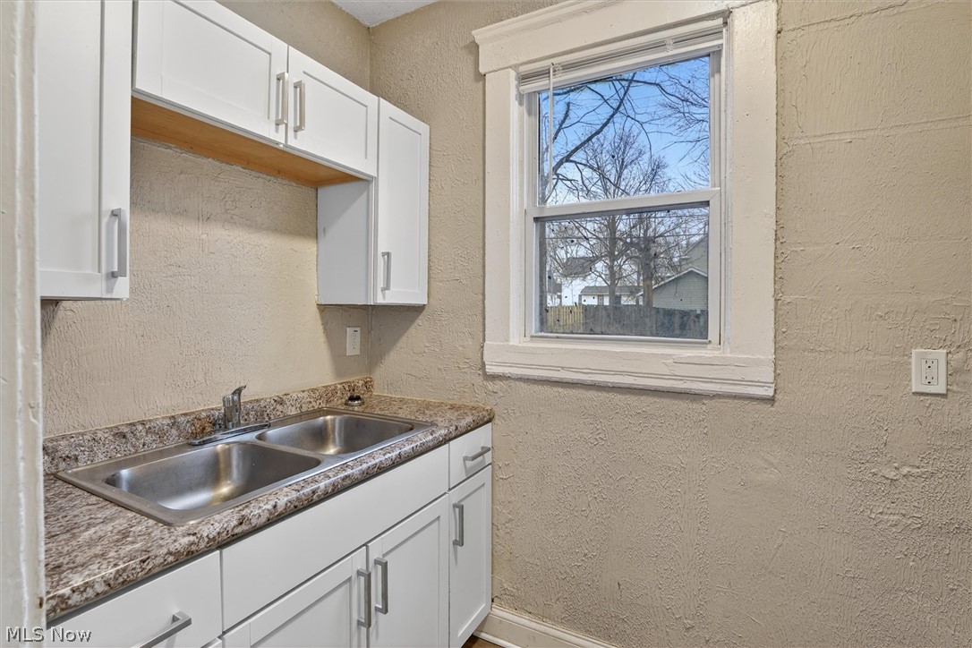 Schutzinger & Hartwicks Sub - Residential Lease