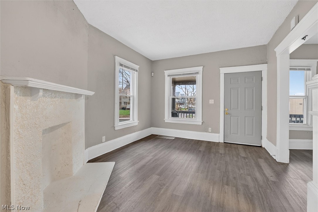 Schutzinger & Hartwicks Sub - Residential Lease