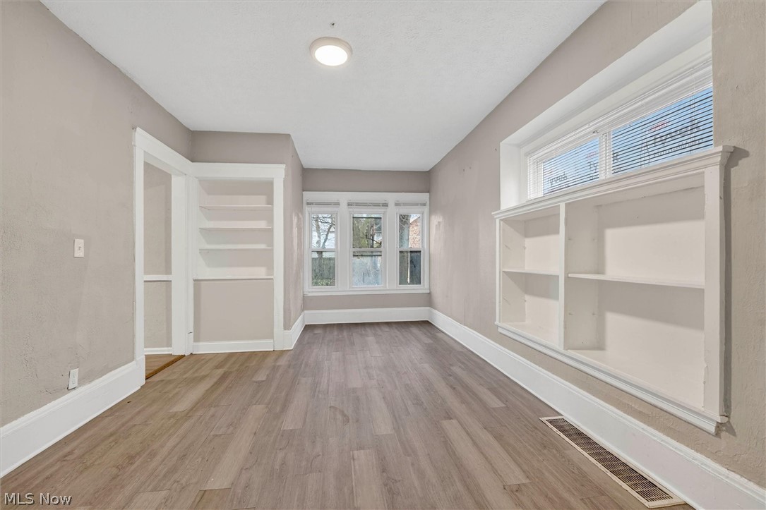 Schutzinger & Hartwicks Sub - Residential Lease