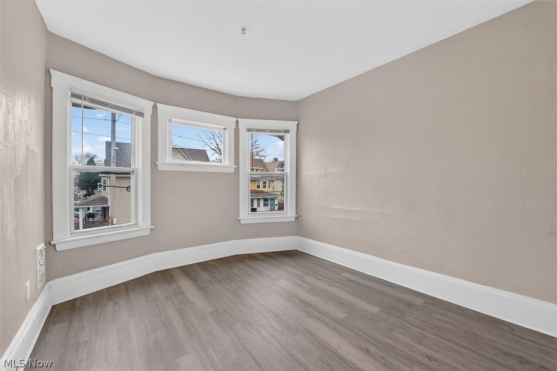 Schutzinger & Hartwicks Sub - Residential Lease