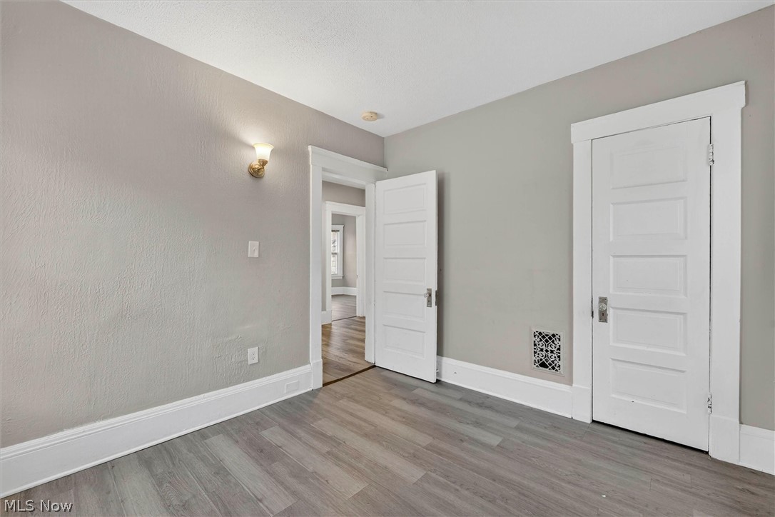 Schutzinger & Hartwicks Sub - Residential Lease