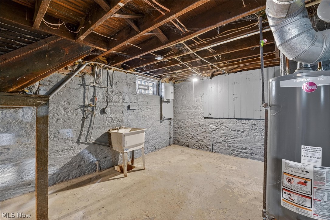 Schutzinger & Hartwicks Sub - Residential Lease