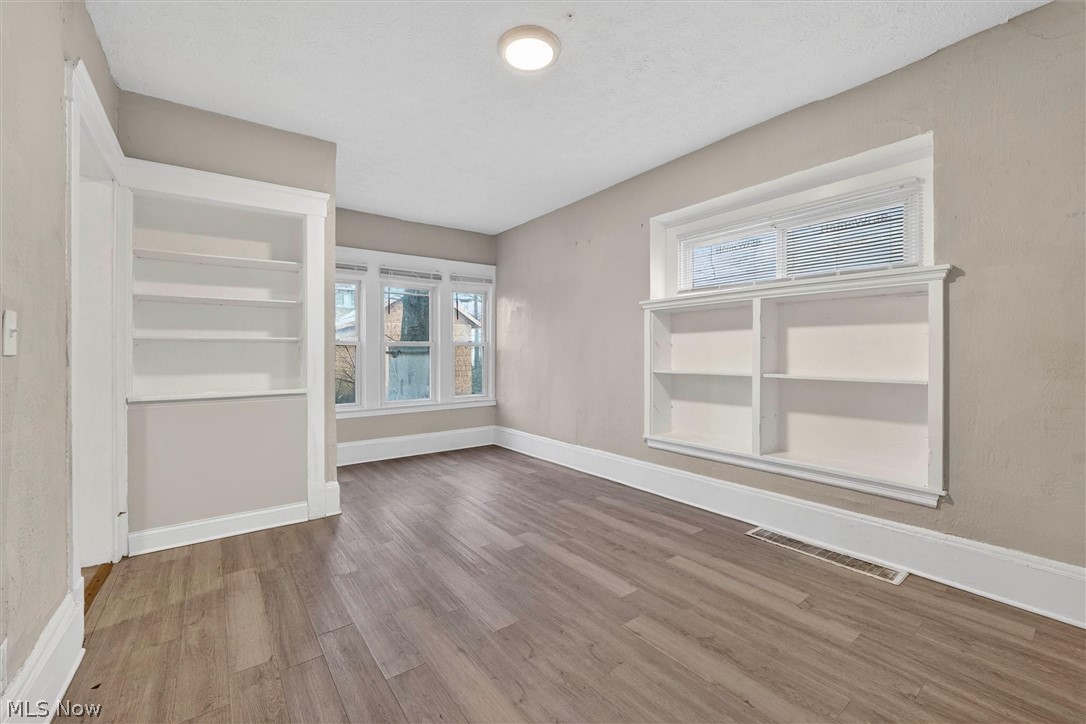 Schutzinger & Hartwicks Sub - Residential Lease