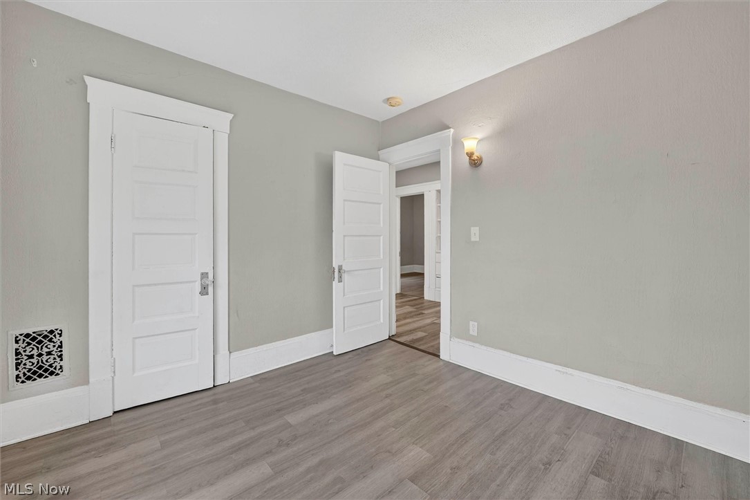 Schutzinger & Hartwicks Sub - Residential Lease