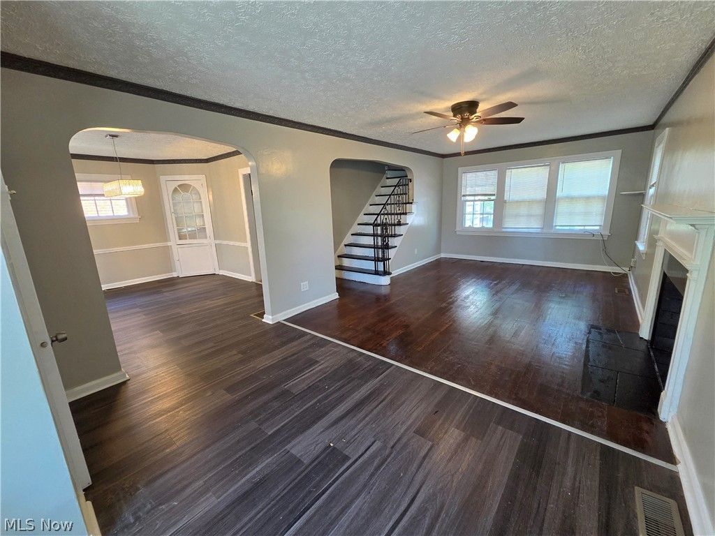 Photo of 1405 Villa Drive, South Euclid, OH 44121 (MLS # 5214257)