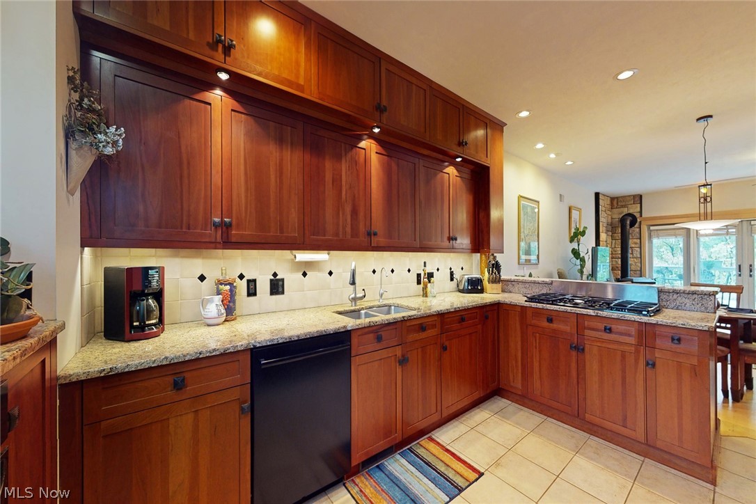 Riverside Gardens - Residential