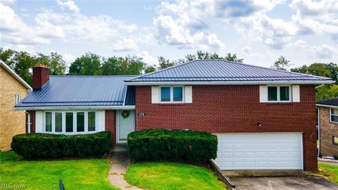 Photo of 128 GRANDVIEW Drive, Wintersville, OH 43953 (MLS # 5238023)