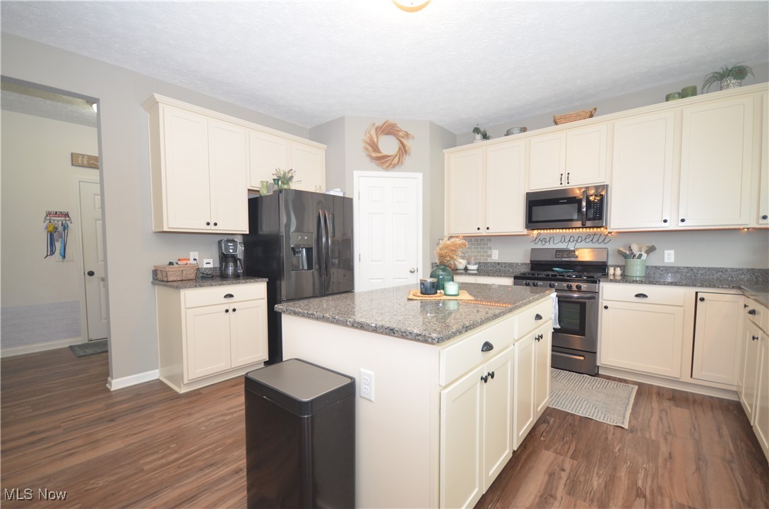 309 Woodside Lane, Tallmadge, Ohio image 18