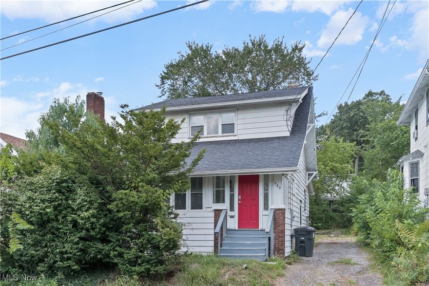 Welcome to 949 Harrison Ave! This is a spacious two bedroom home featuring a open concept kitchen with ample storage! Perfect for any first time home buyers, downsizers or investors. The property is versatile and a stylish place to call home! This property is filled with natural lighting and a huge fenced in yard. Newer windows and appliances will convey with the property. This home is move in ready! Don't hesitate book your showing today!