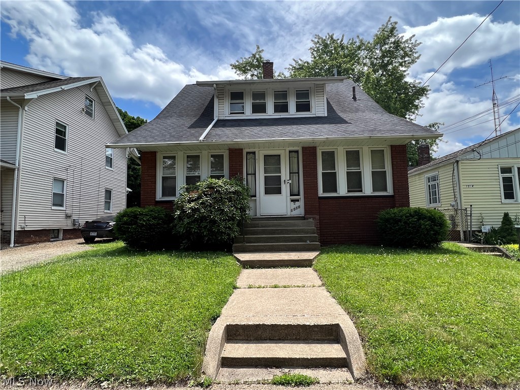 Great investment opportunity! Both units feature one bedroom alongside one bath. Off road parking. Both units are fully occupied, so if you're looking to invest, you will be in instant cash flow. Call to schedule a private showing.