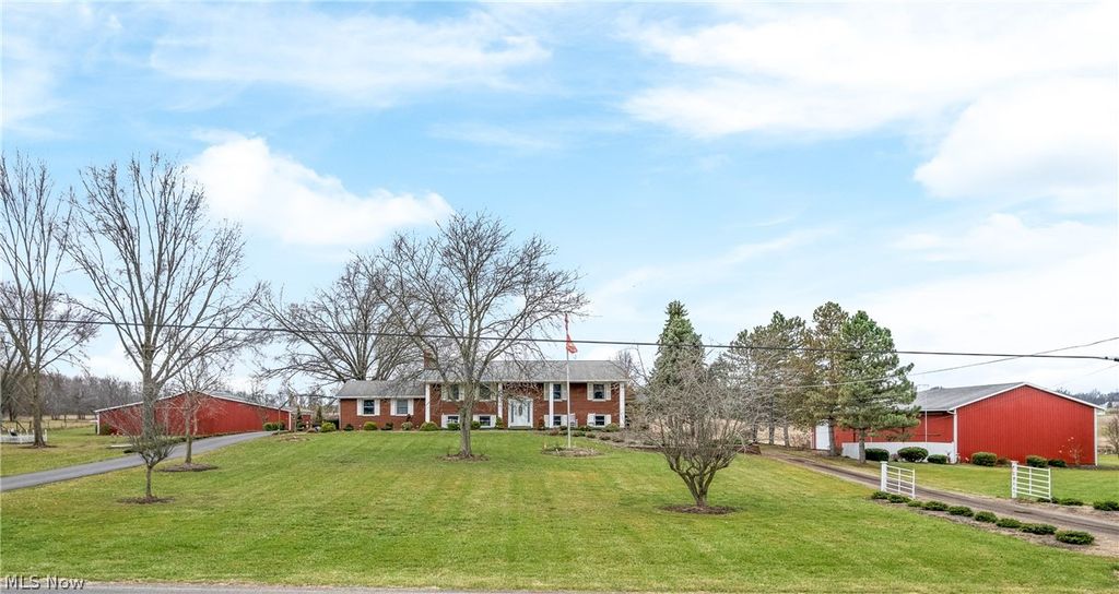 Photo of 6920 Nimishillen Church Street, Louisville, OH 44641 (MLS # 5192963)