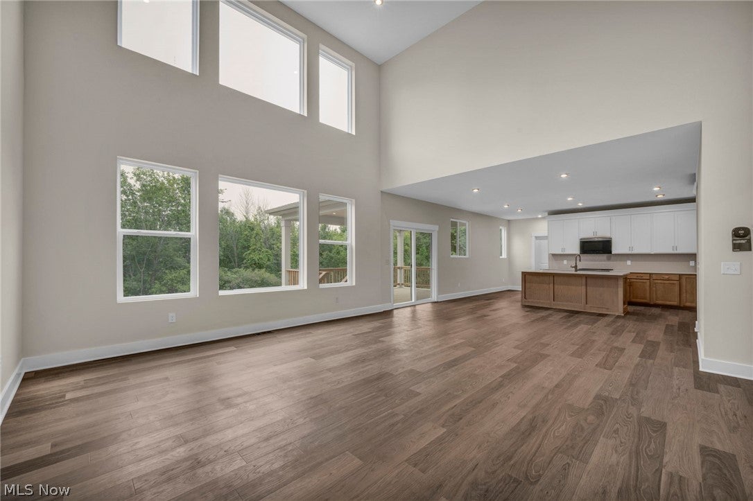 883 White Willow Lane