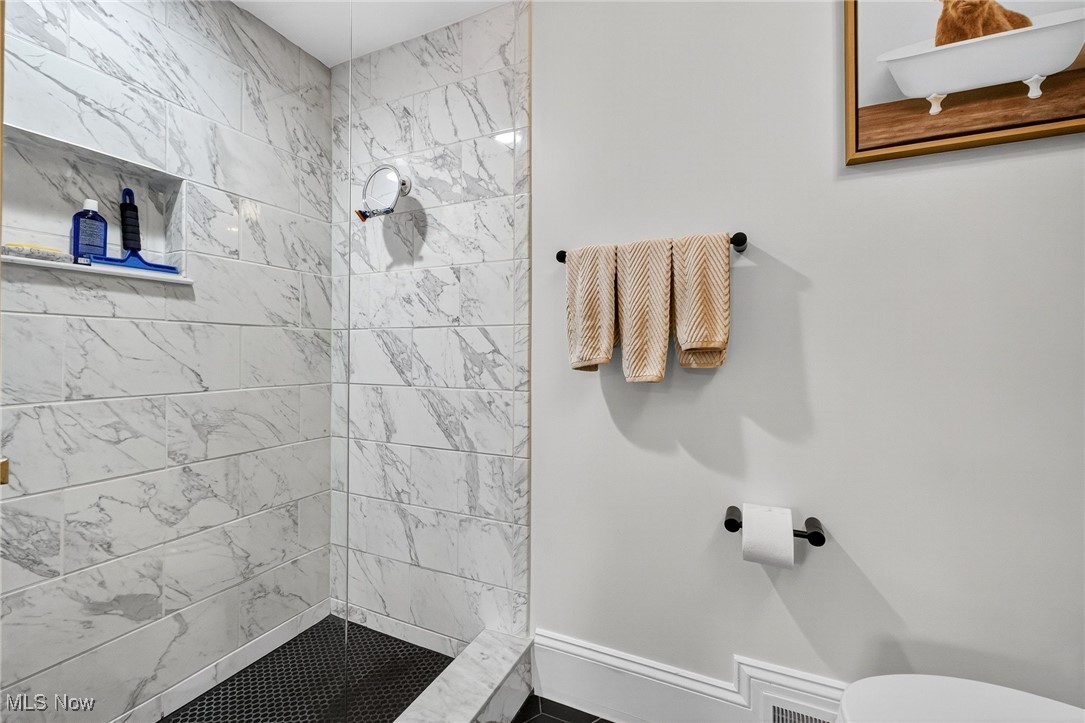 Chagrin Falls, Ohio 44022, United States, 5 Bedrooms Bedrooms, ,7 BathroomsBathrooms,Residential,Active,200504