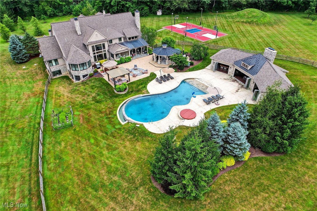 Chagrin Falls, Ohio 44022, United States, 5 Bedrooms Bedrooms, ,7 BathroomsBathrooms,Residential,Active,200504