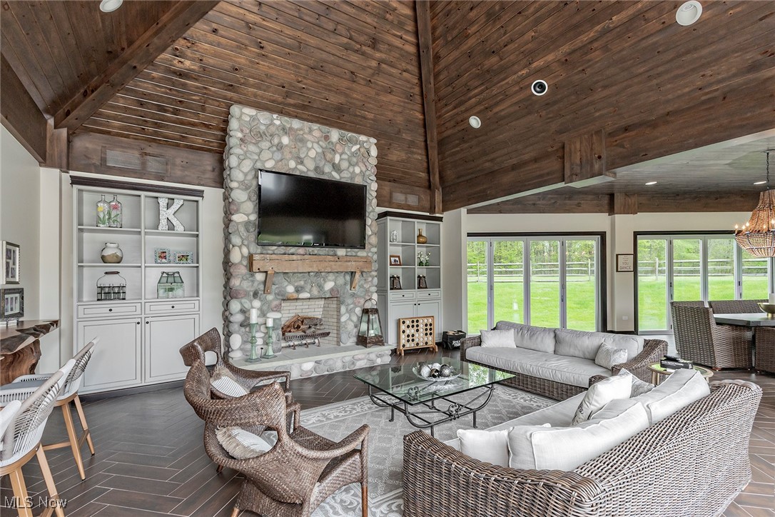 Chagrin Falls, Ohio 44022, United States, 5 Bedrooms Bedrooms, ,7 BathroomsBathrooms,Residential,Active,200504