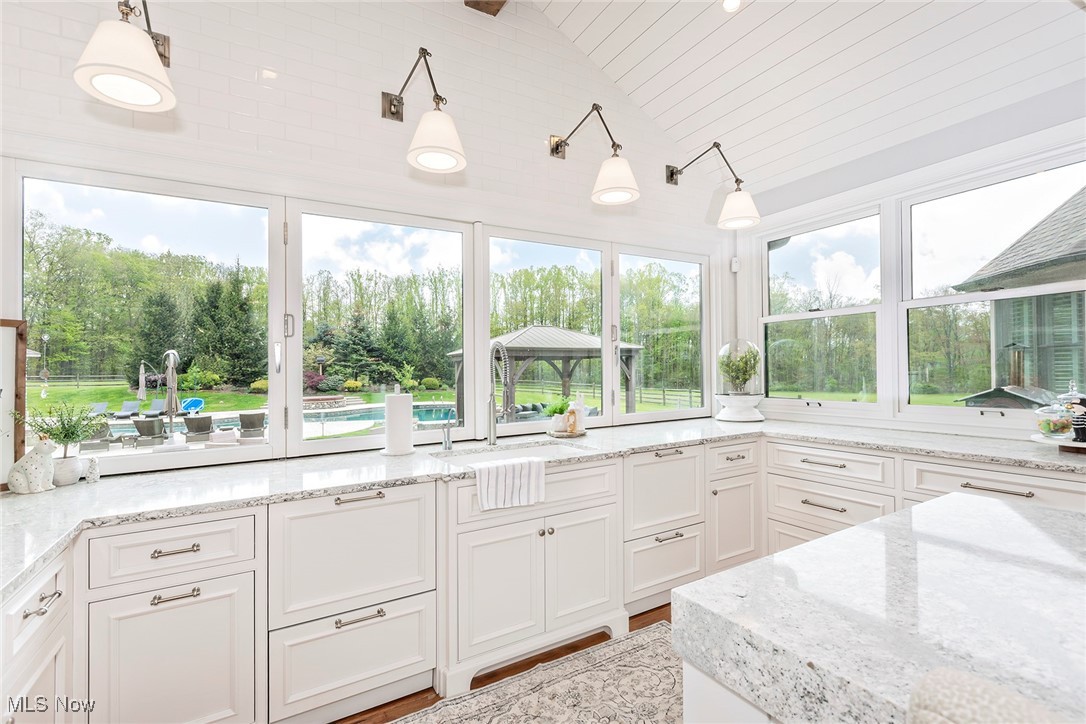 Chagrin Falls, Ohio 44022, United States, 5 Bedrooms Bedrooms, ,7 BathroomsBathrooms,Residential,Active,200504