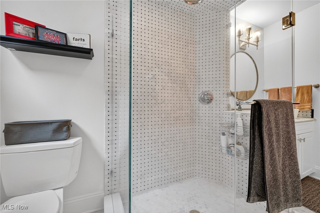 Chagrin Falls, Ohio 44022, United States, 5 Bedrooms Bedrooms, ,7 BathroomsBathrooms,Residential,Active,200504