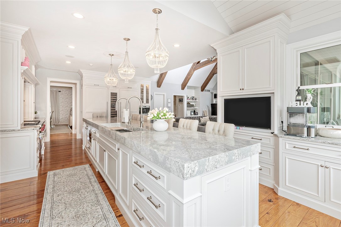 Chagrin Falls, Ohio 44022, United States, 5 Bedrooms Bedrooms, ,7 BathroomsBathrooms,Residential,Active,200504