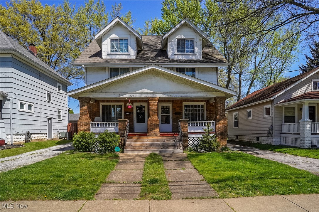 Great opportunity to purchase a duplex with charm. Spacious living, dining and bedrooms with two bedrooms and 1 full bath. The finished attics are usable and are labeled "bonus" room. Private basements and separate driveways lead to a 2 car garage.
Long term tenants on both sides have month to month leases. Close to restaurants, shopping and the freeway.