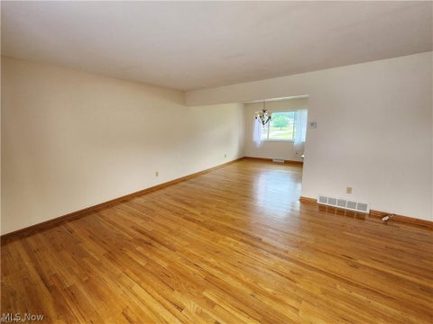 Tiny photo for 5650 Cascade Court, Seven Hills, OH 44131 (MLS # 5255759)
