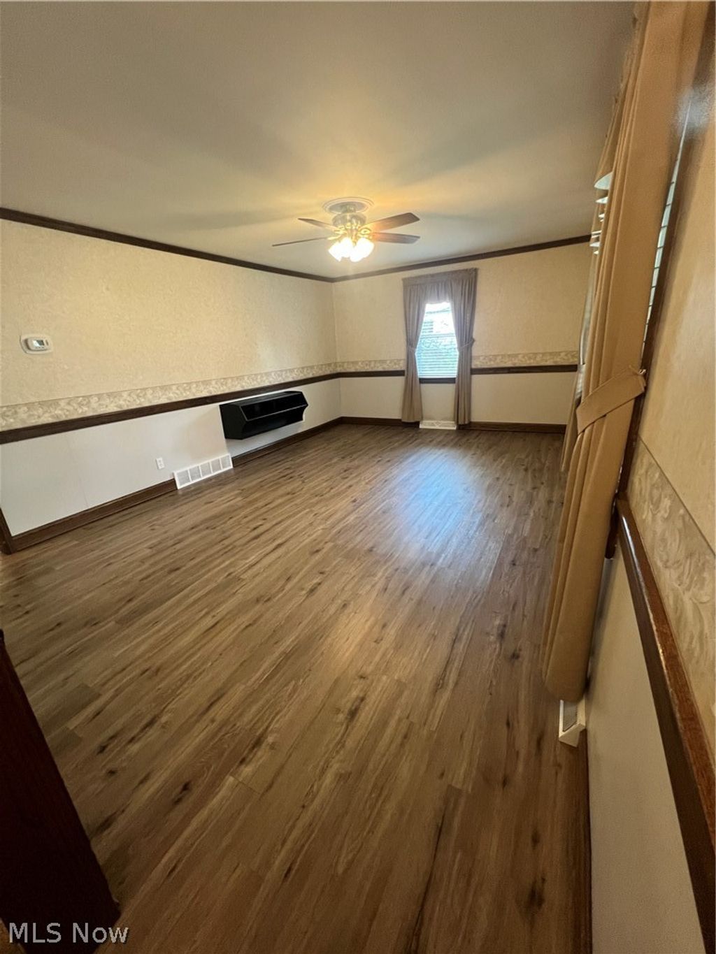 Photo of 1945 Chatam Street, Cuyahoga Falls, OH 44221 (MLS # 5202910)