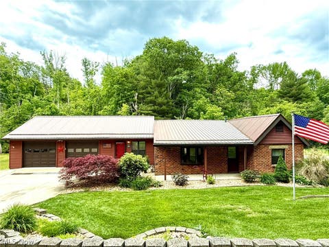 Homes For Sale - 912 Hadley Lane<br/> Marietta, OH 45750