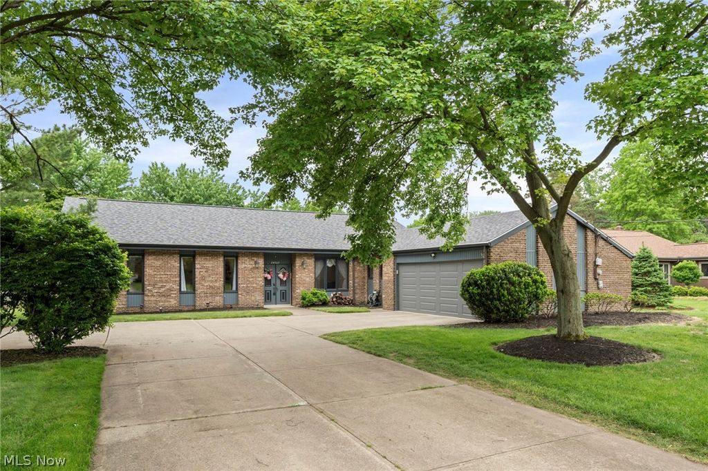 Photo of 24707 Westwood RD, Westlake, OH 44145 (MLS # 5211632)